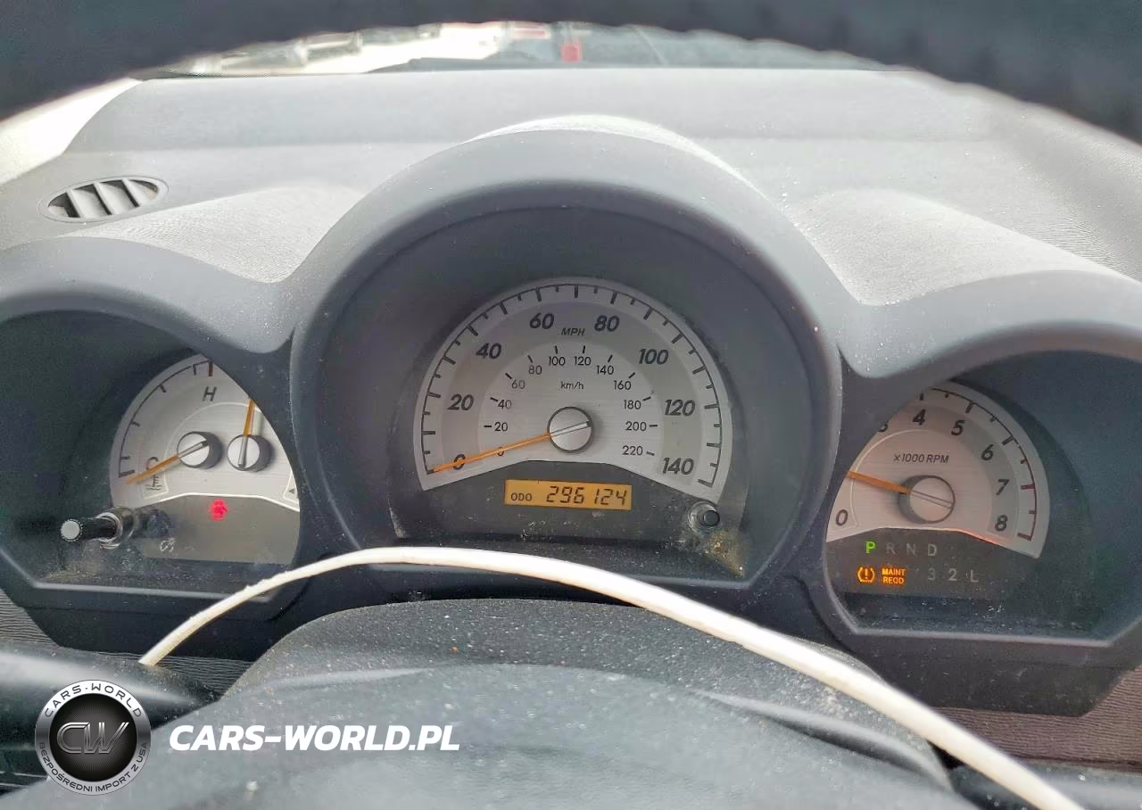 2005 Scion Tc Base VIN:JTKDE177750015297 - 9