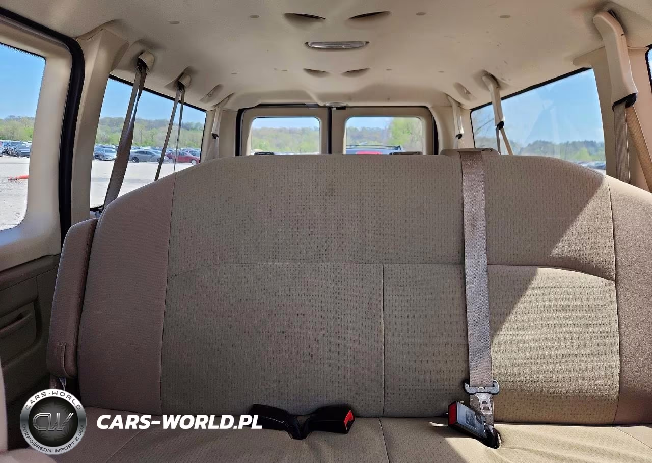 2010 Ford Econoline E350 Super Duty Wagon VIN:1FBNE3BL6ADA38931 - 10