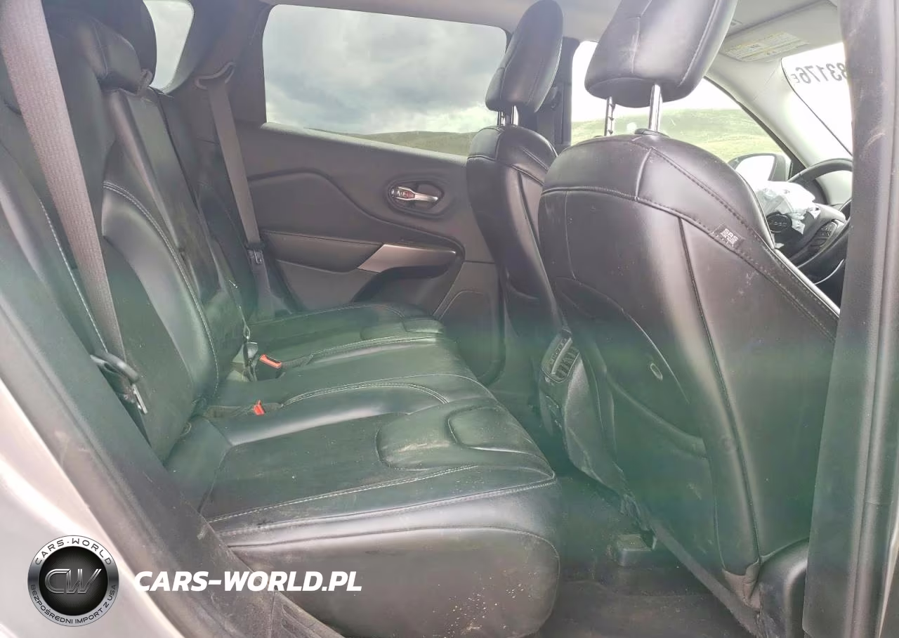 2019 Jeep Cherokee Latitude Plus VIN:1C4PJMLB9KD477795 - 11