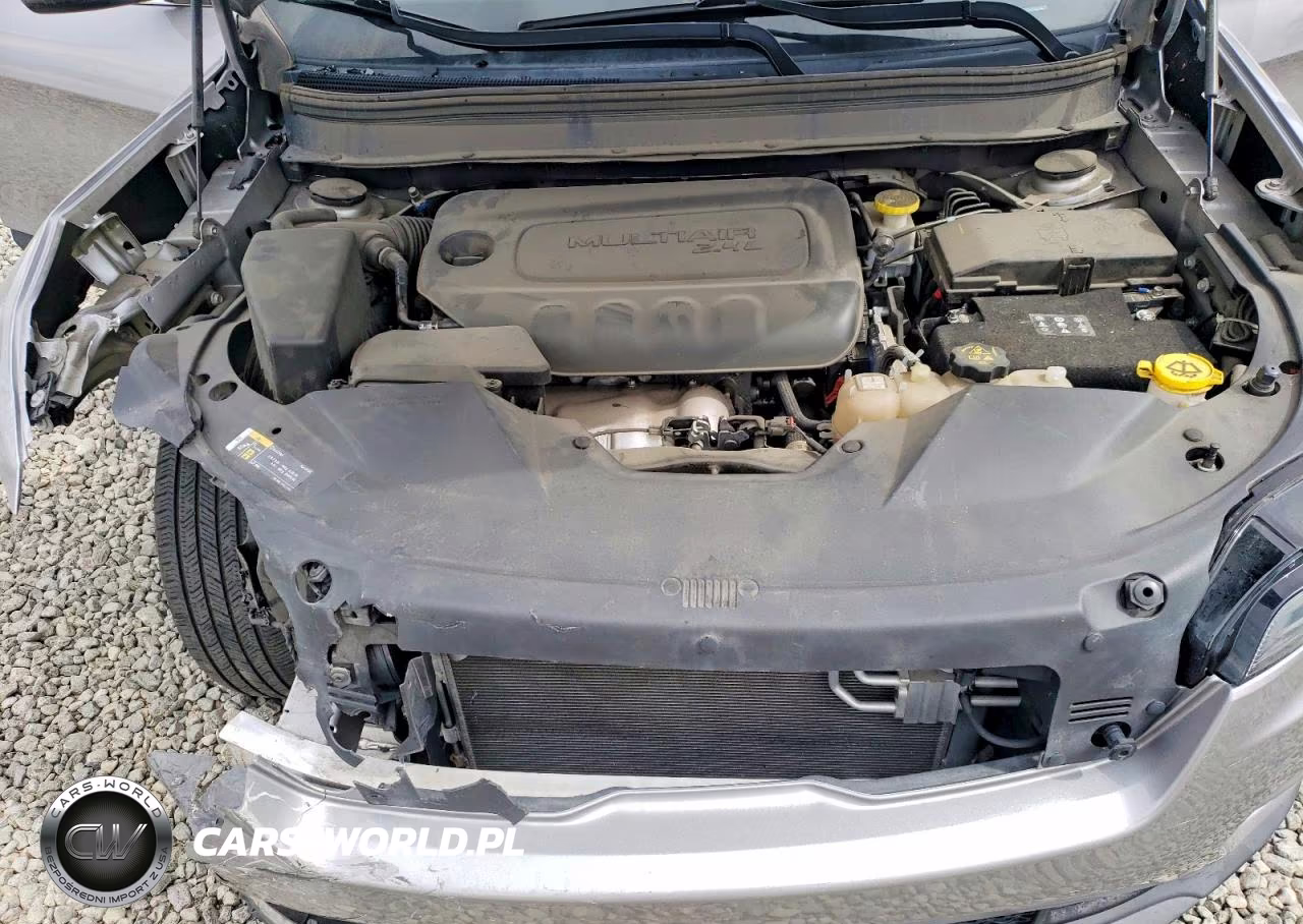 2019 Jeep Cherokee Latitude Plus VIN:1C4PJMLB9KD477795 - 12