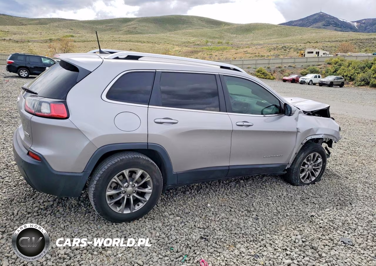 2019 Jeep Cherokee Latitude Plus VIN:1C4PJMLB9KD477795 - 3