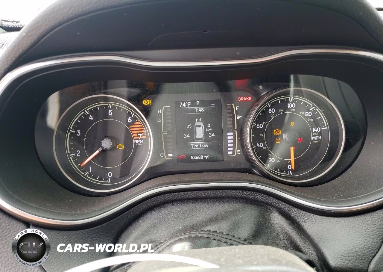 2019 Jeep Cherokee Latitude Plus VIN:1C4PJMLB9KD477795 - 9
