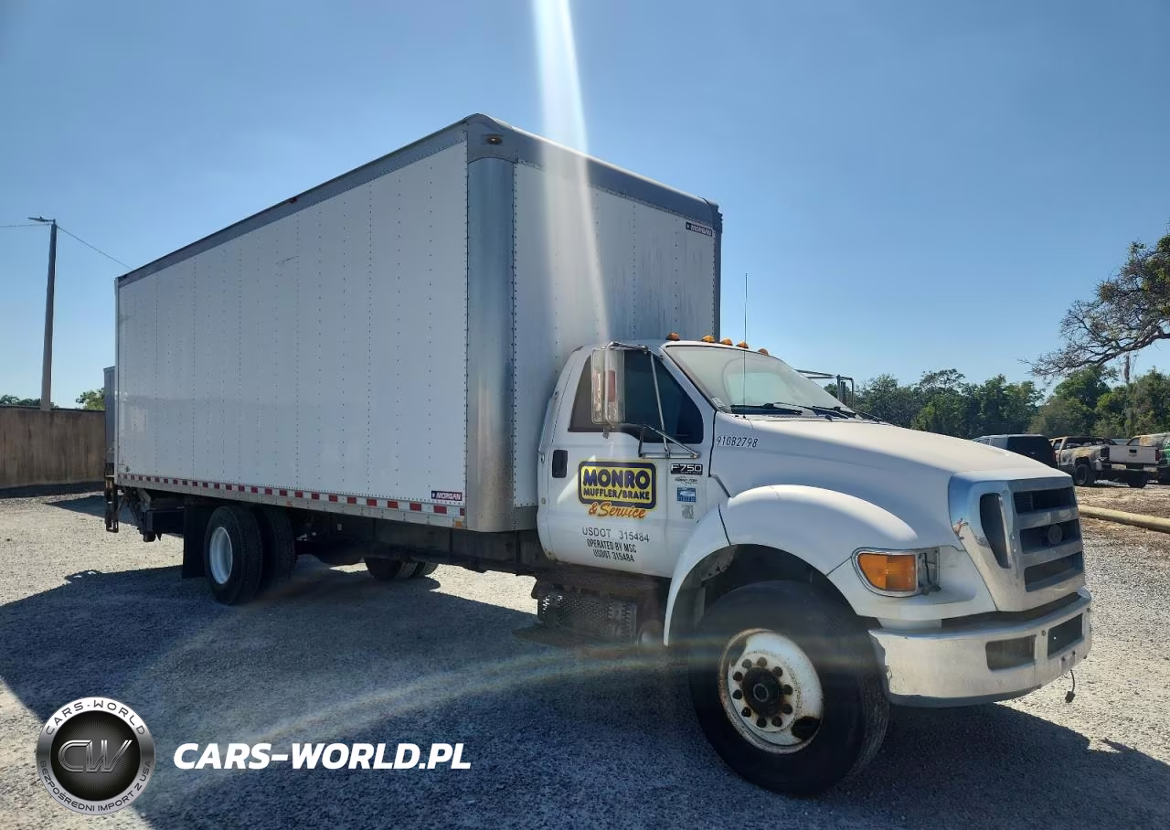 2015 Ford F750 - Box Truck