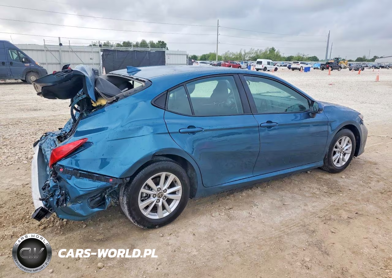 2026 Toyota Camry Le VIN:4T1DAACK3TU695407 - 3