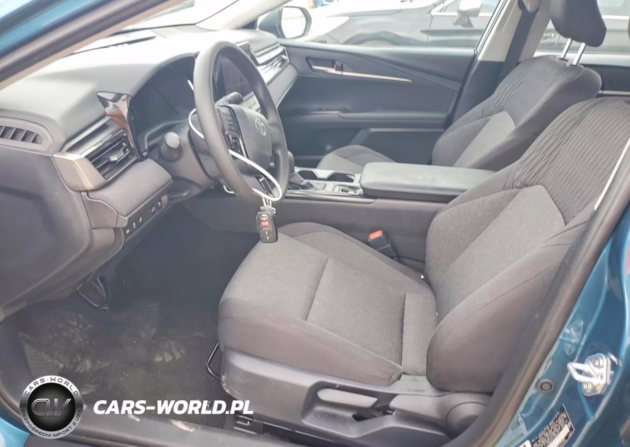 2026 Toyota Camry Le VIN:4T1DAACK3TU695407 - 7