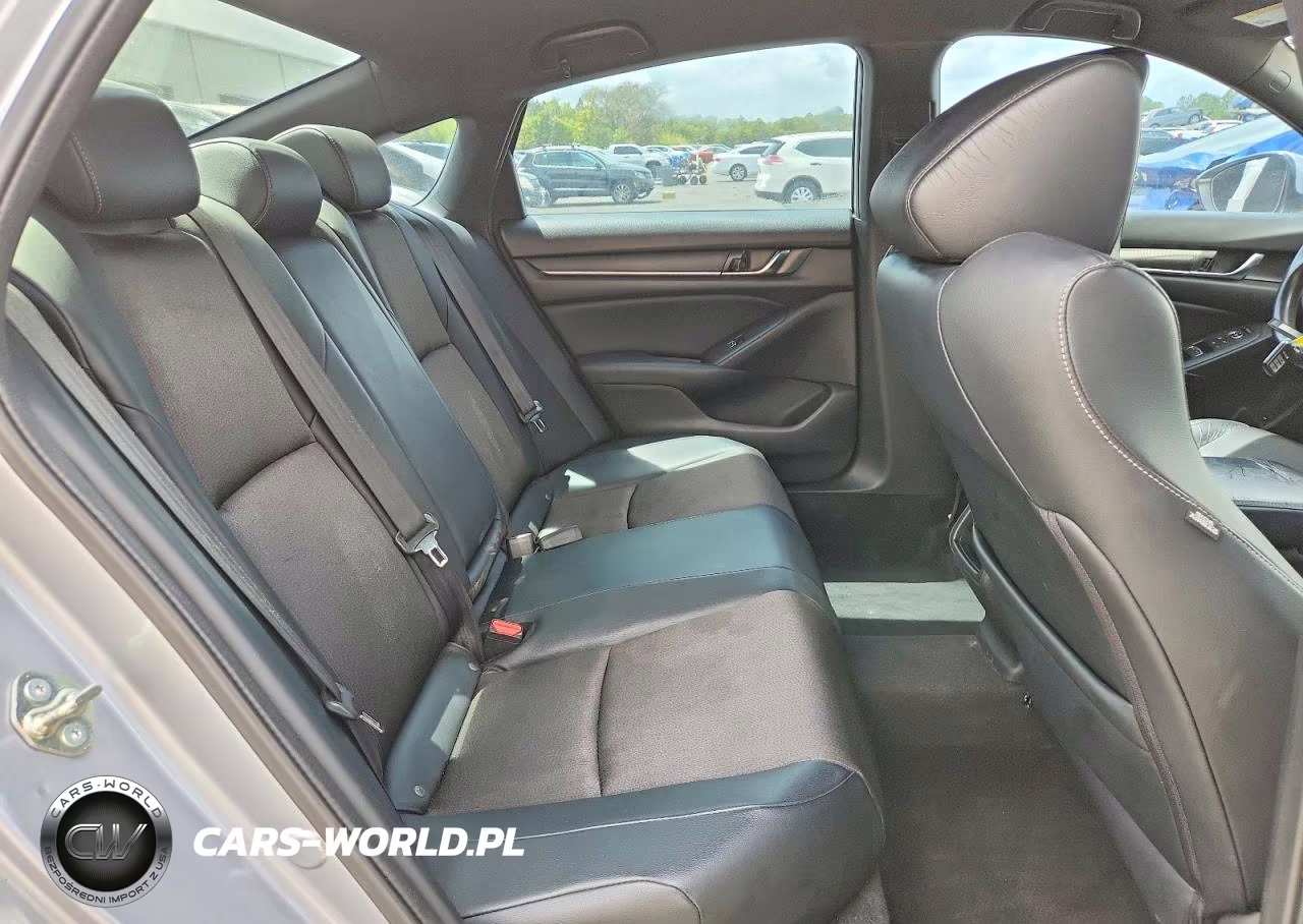 2018 Honda Accord Sport VIN:1HGCV1F35JA025303 - 10