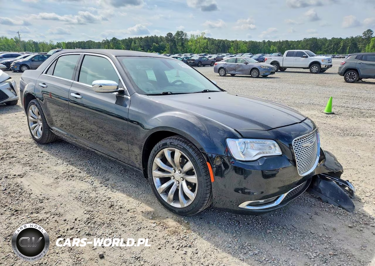 2018 Chrysler 300 Limited VIN:2C3CCAEG2JH191681 - 4