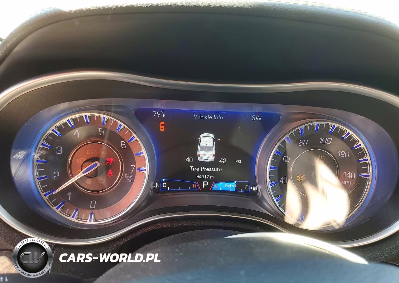2018 Chrysler 300 Limited VIN:2C3CCAEG2JH191681 - 9