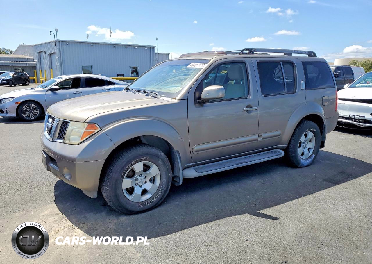 2005 Nissan Pathfinder Xe