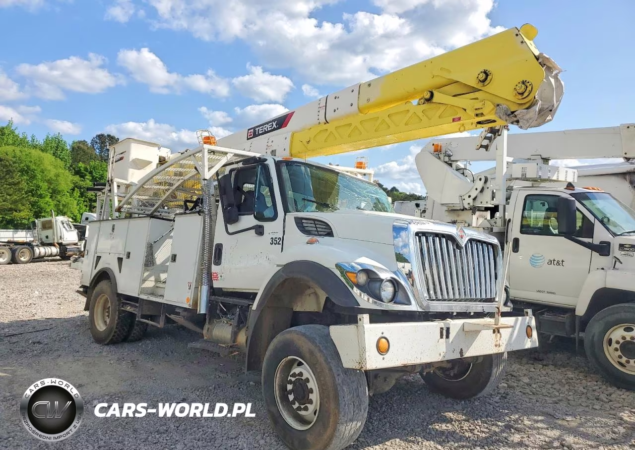 2017 International 7300 Bucket Truck