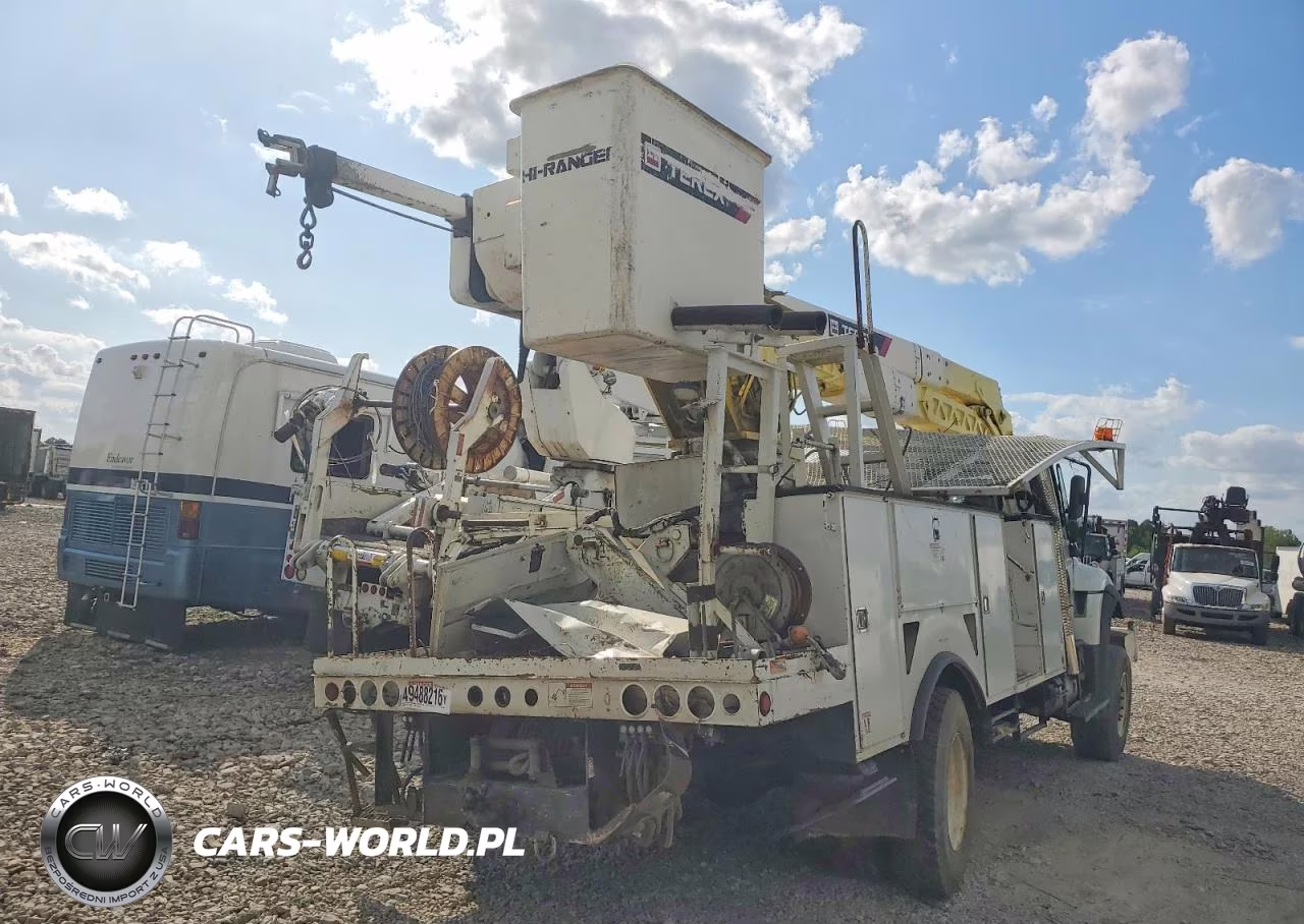 2017 International 7300 Bucket Truck VIN:3HAWBMMN3HL474939 - 4