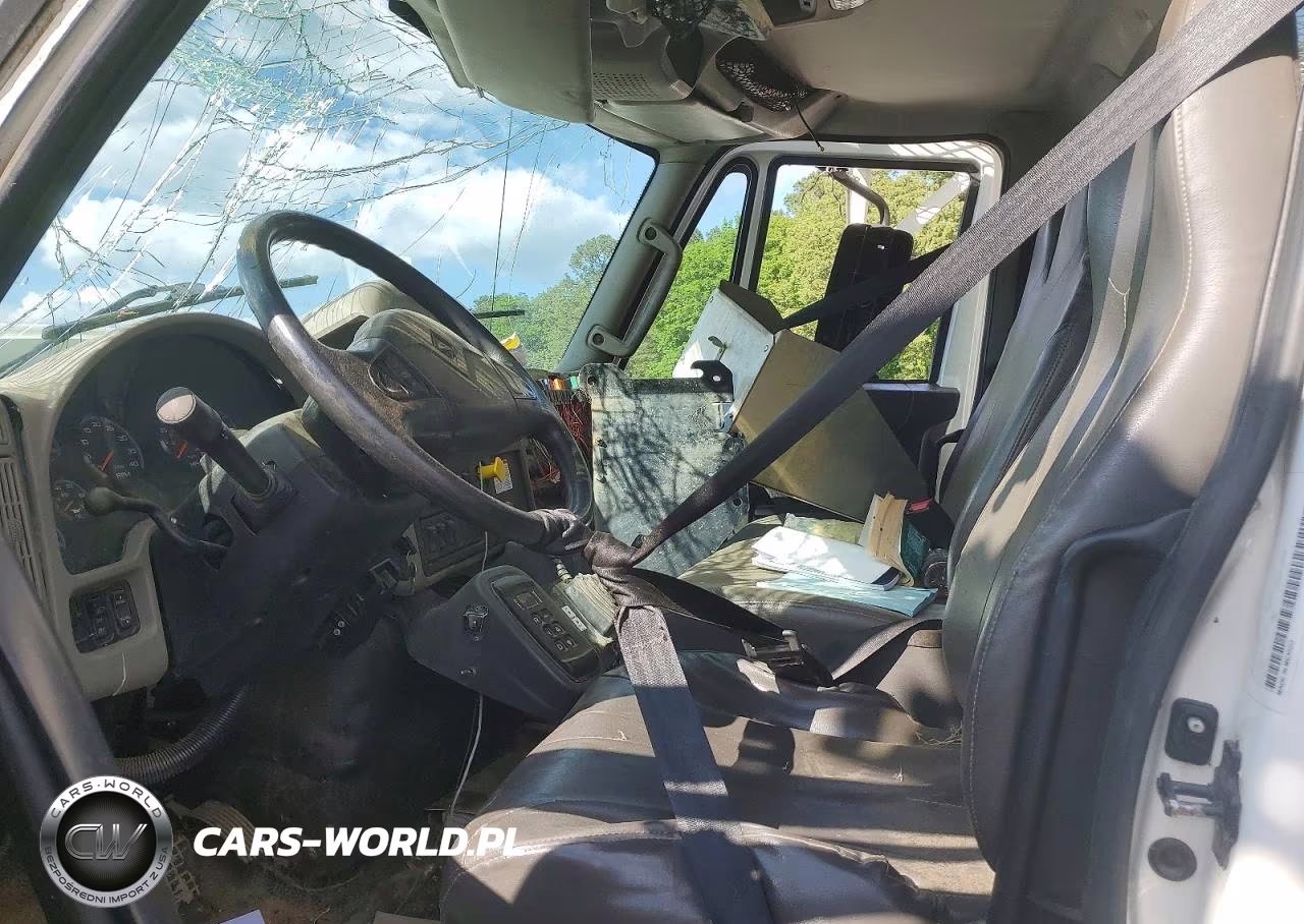 2017 International 7300 Bucket Truck VIN:3HAWBMMN3HL474939 - 5