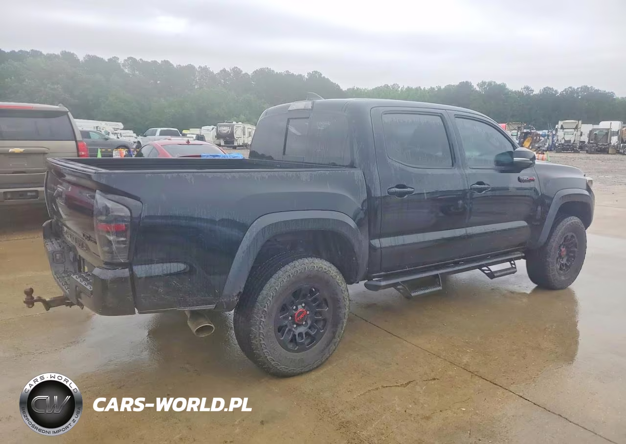 2018 Toyota Tacoma Trd Pro VIN:5TFCZ5ANXJX134632 - 3