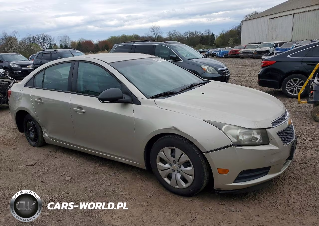 2013 Chevrolet Cruze Ls VIN:1G1PA5SG9D7281854 - 4