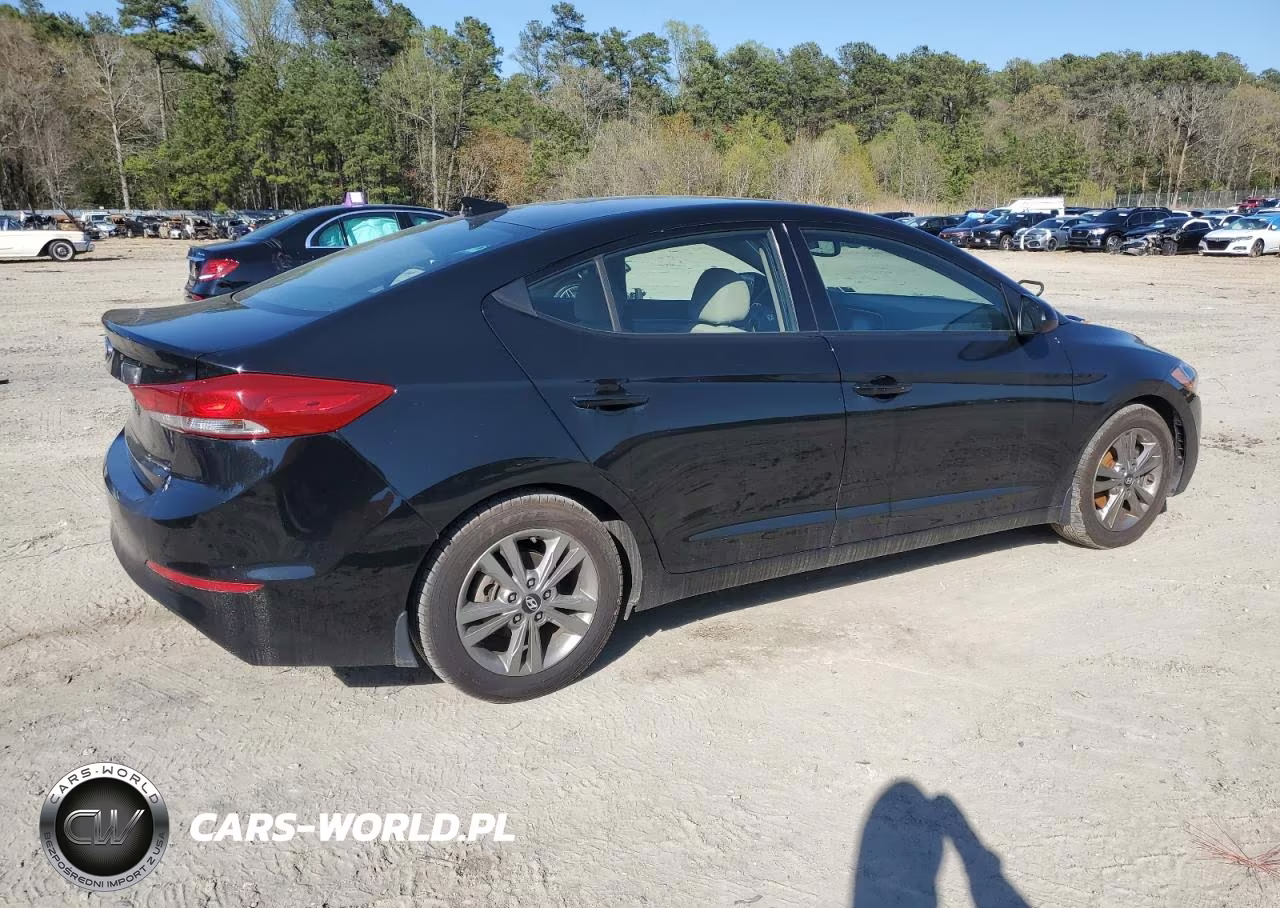 2018 Hyundai Elantra Sel VIN:5NPD84LF1JH380715 - 3