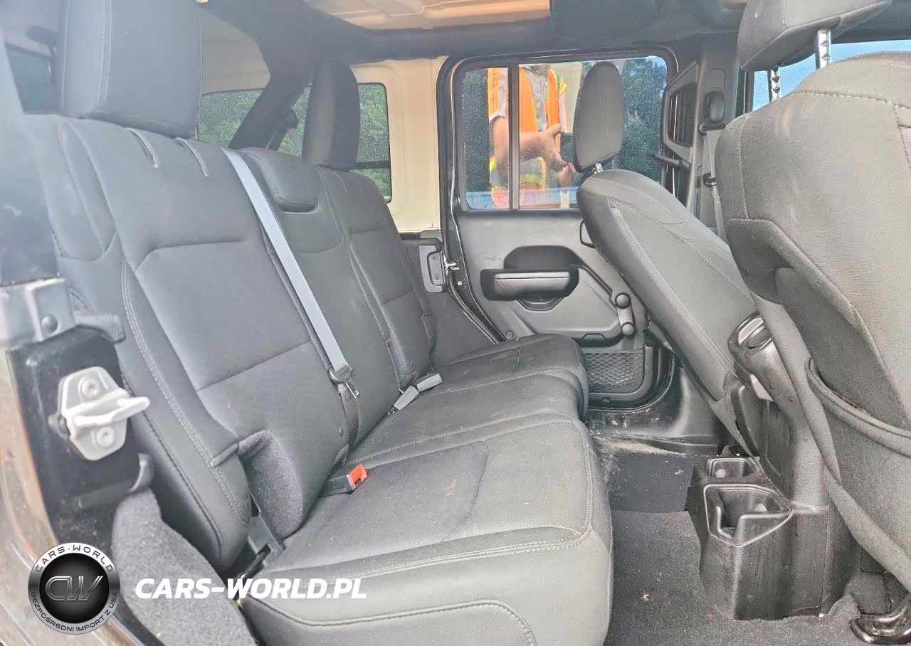 2018 Jeep Wrangler Unlimited Sport VIN:1C4HJXDNXJW295119 - 10