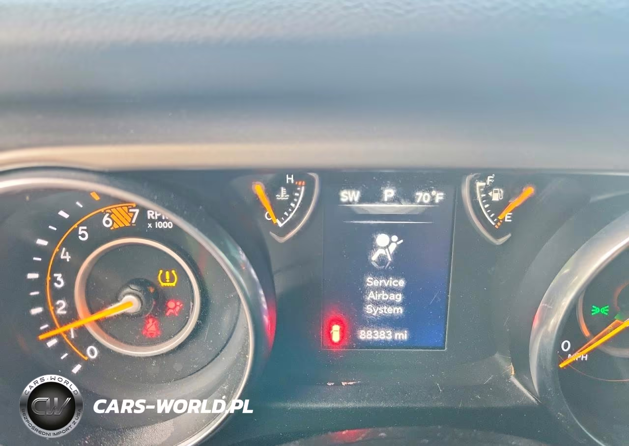 2018 Jeep Wrangler Unlimited Sport VIN:1C4HJXDNXJW295119 - 9