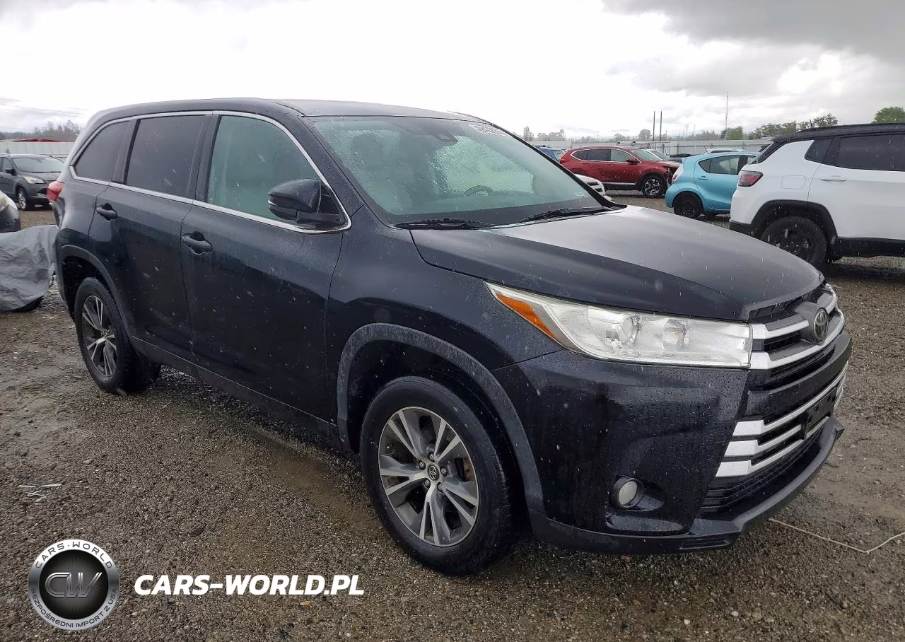 2018 Toyota Highlander Le Plus VIN:5TDZZRFH4JS250791 - 4