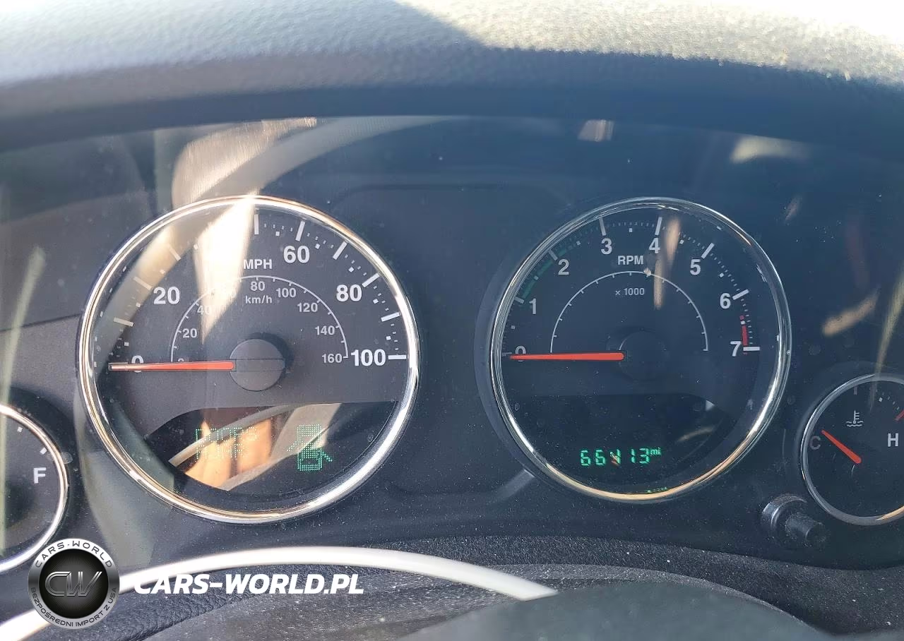 2017 Jeep Wrangler Unlimited Sahara VIN:1C4HJWEG0HL629809 - 9