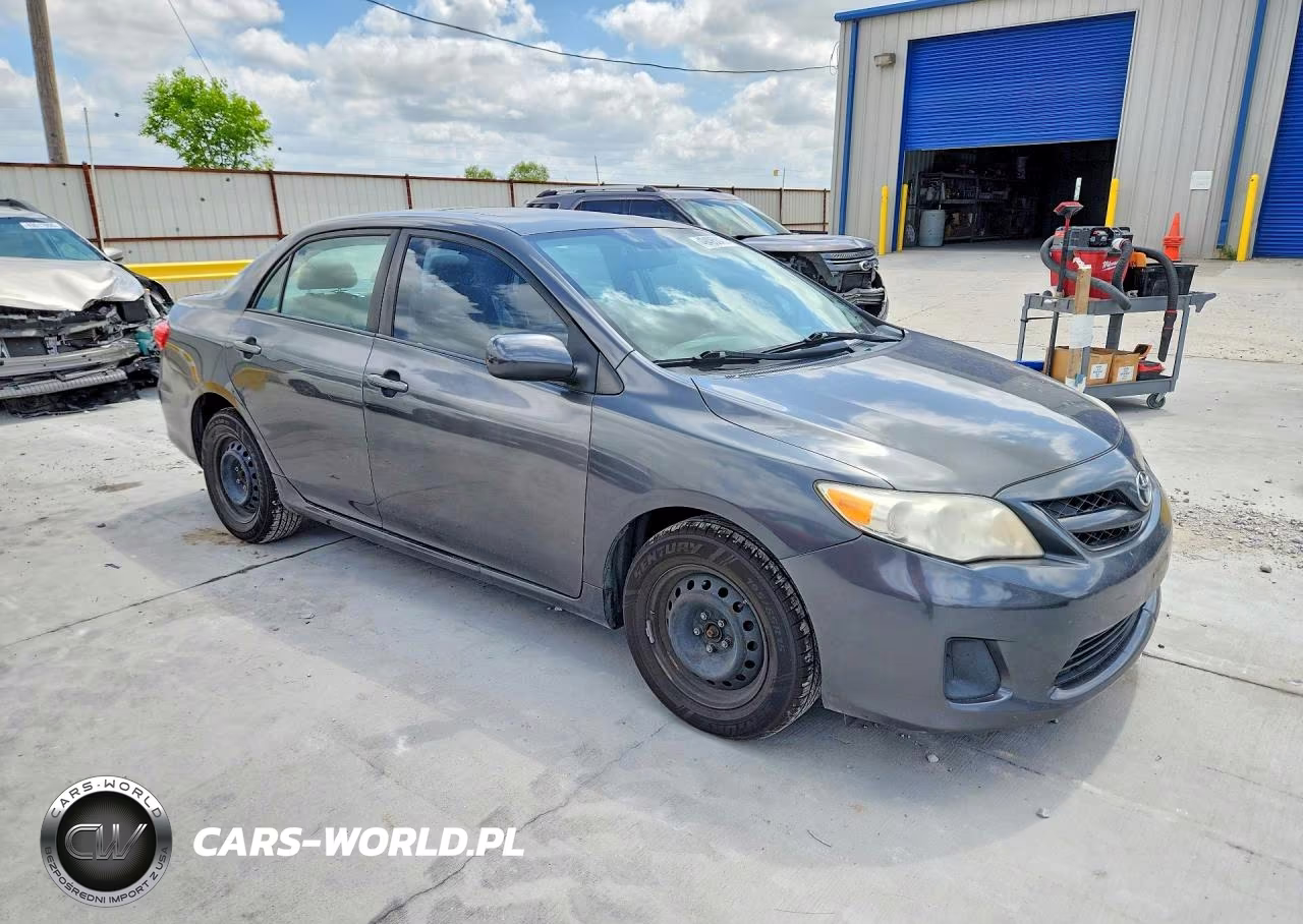2011 Toyota Corolla Le VIN:2T1BU4EE4BC668689 - 4
