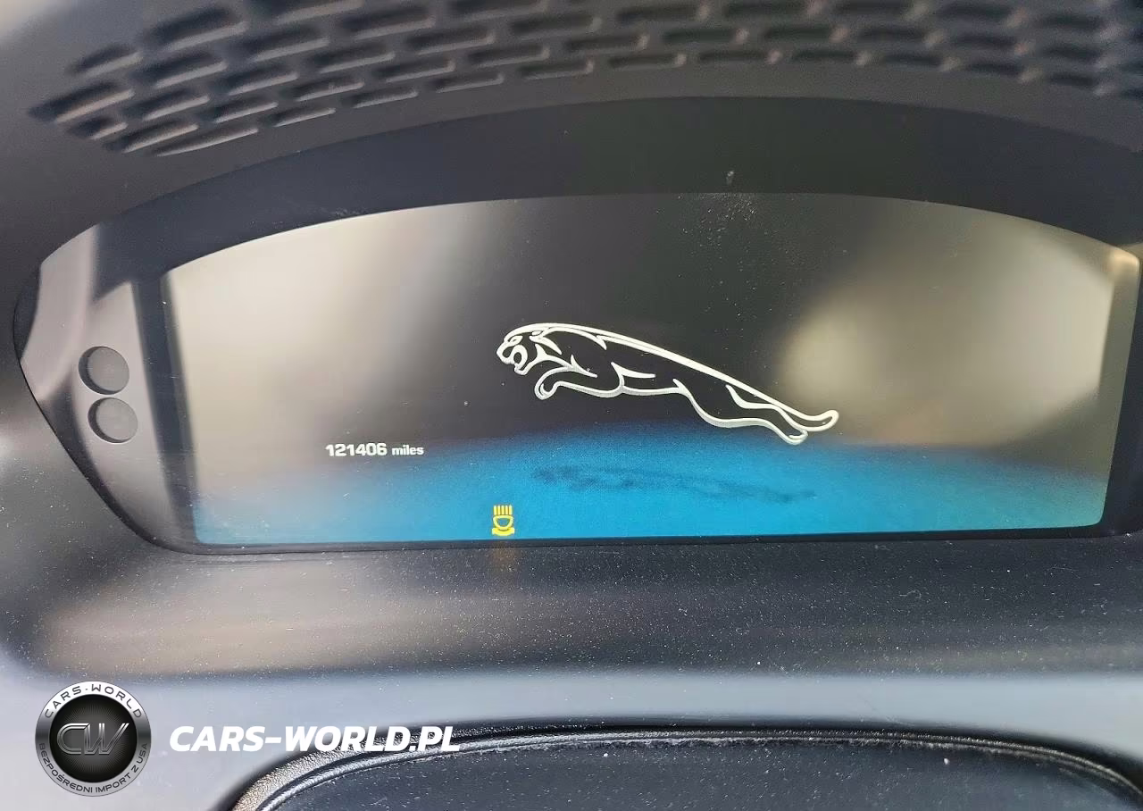 2015 Jaguar Xj VIN:SAJWA1CZ8F8V90810 - 9