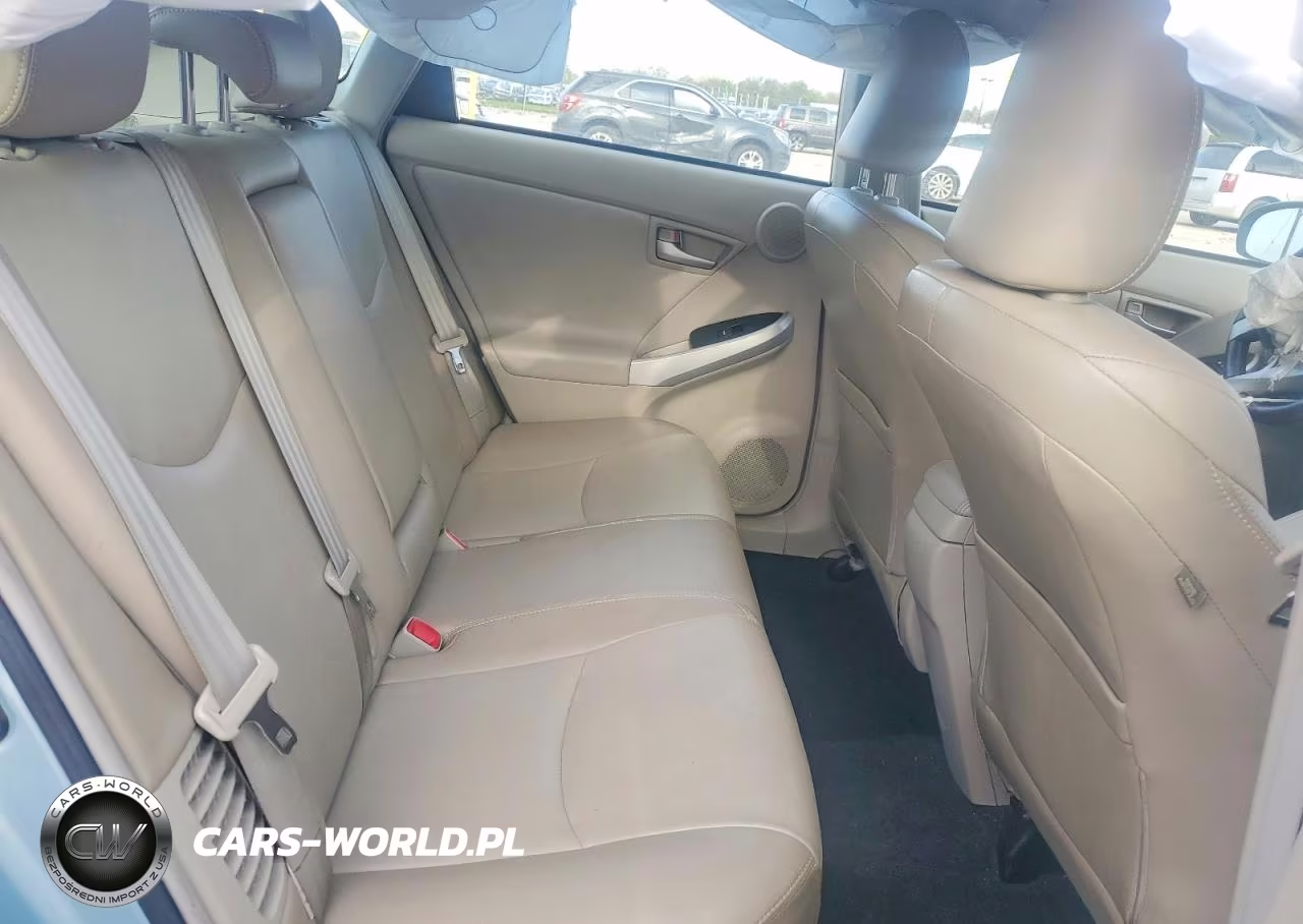 2013 Toyota Prius Four VIN:JTDKN3DU8D5673023 - 11