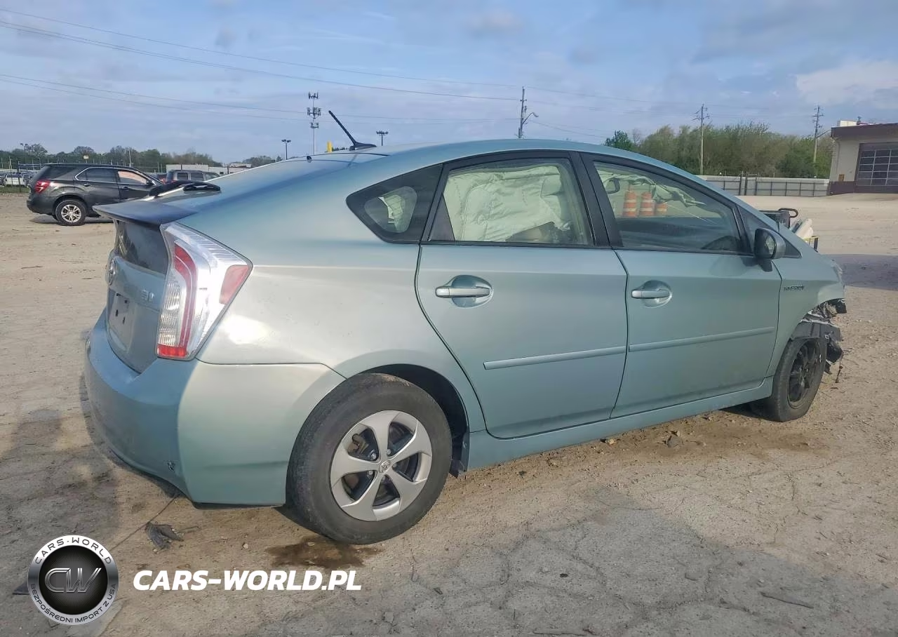 2013 Toyota Prius Four VIN:JTDKN3DU8D5673023 - 3