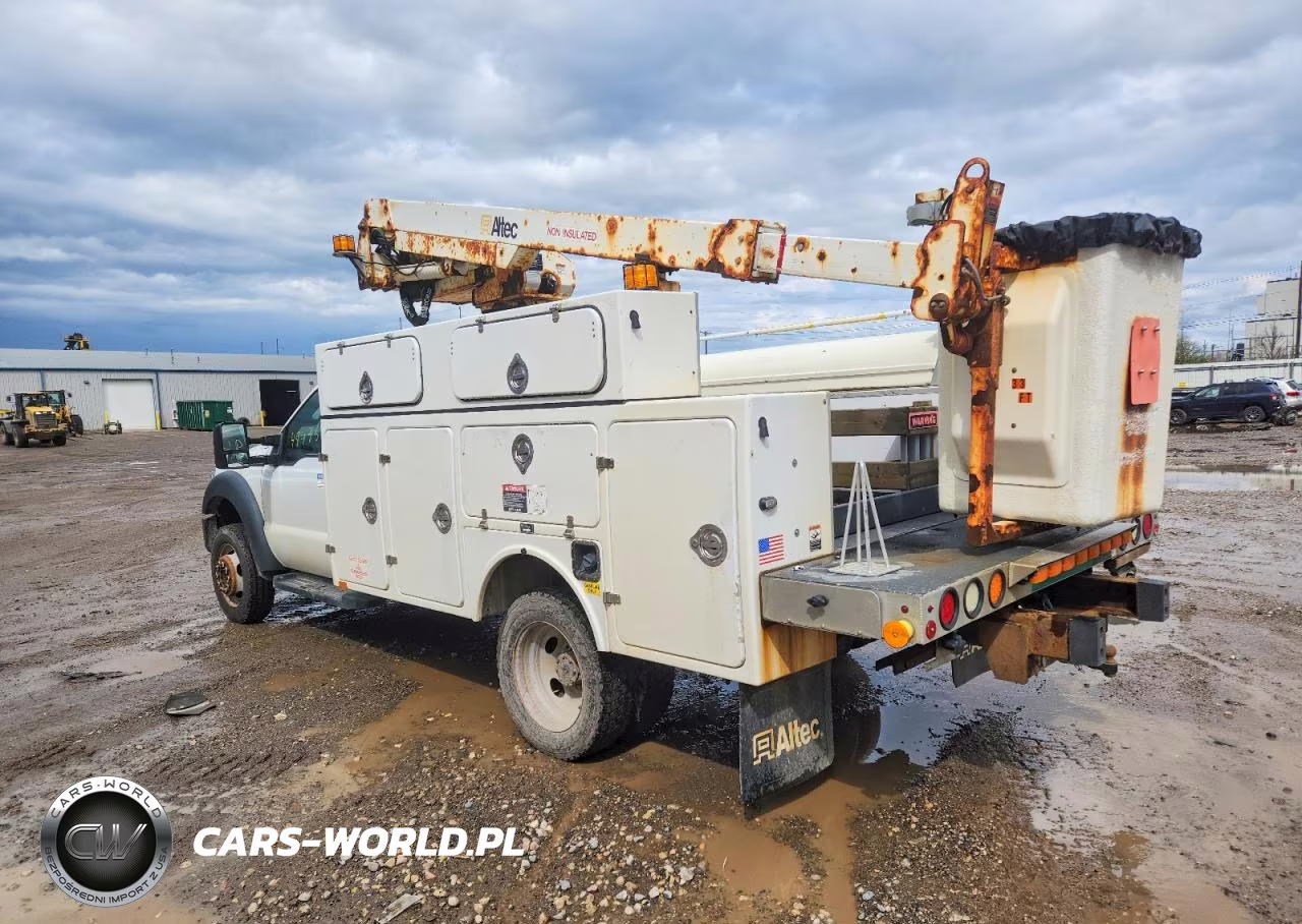 2016 Ford F450 Super Duty Bucket Truck VIN:1FDUF4GY3GEC04013 - 3
