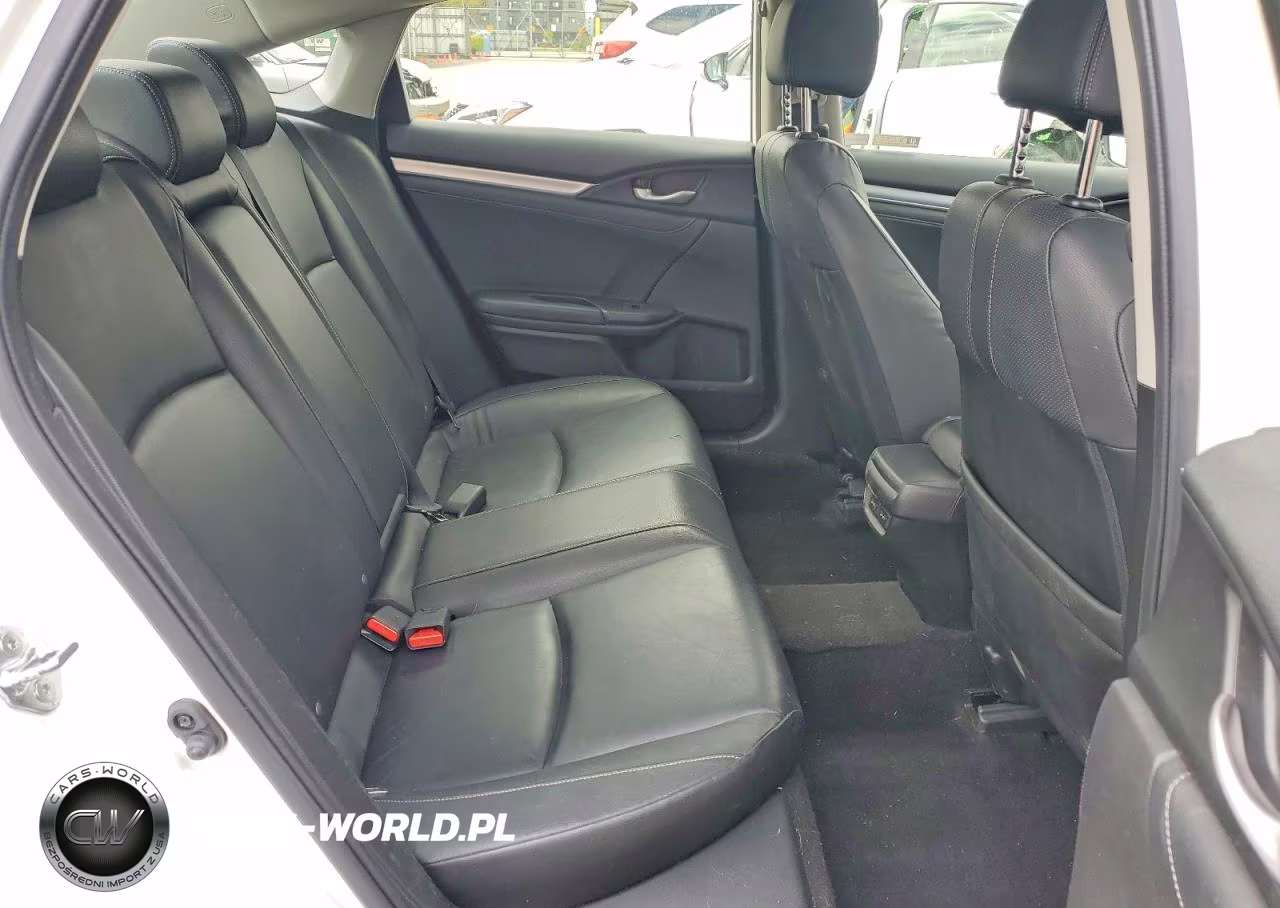2018 Honda Civic Touring VIN:JHMFC1F96JX033847 - 10