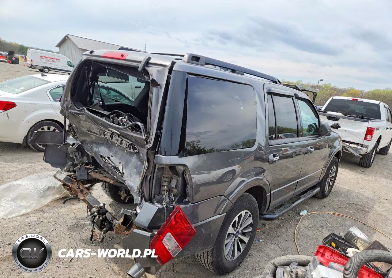 2015 Ford Expedition Xlt VIN:1FMJU1JT2FEF27603 - 3
