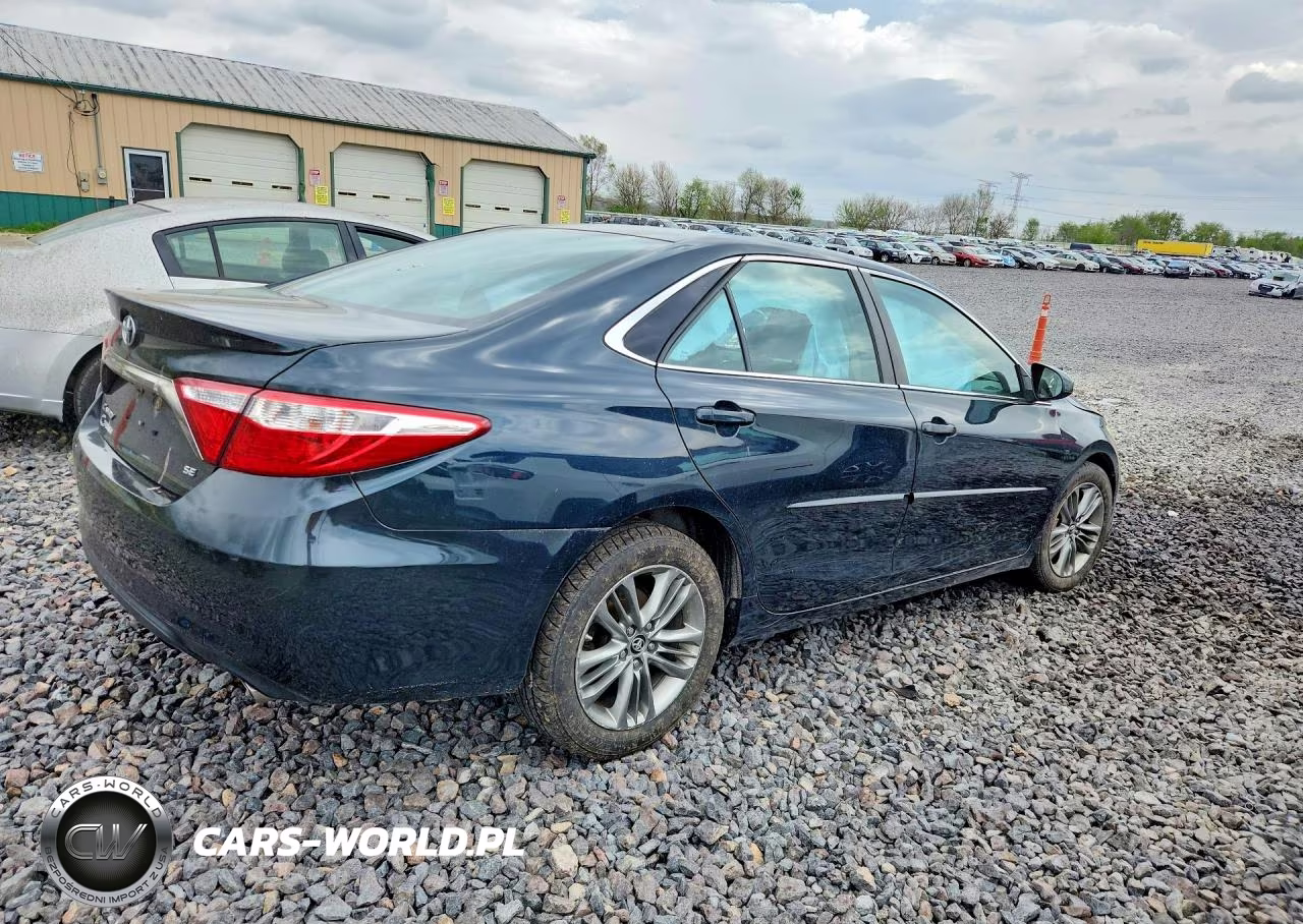 2016 Toyota Camry Se VIN:4T1BF1FK3GU254323 - 3