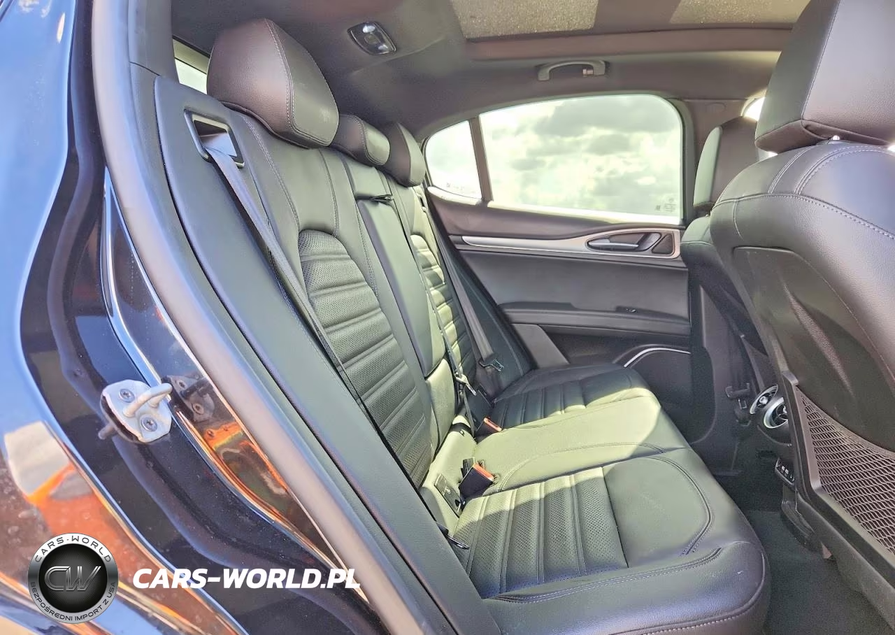 2022 Alfa Romeo Stelvio Ti VIN:ZASPAKBN2N7D24704 - 11