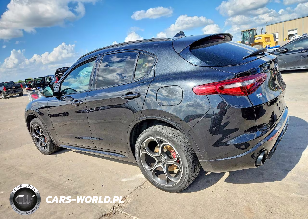 2022 Alfa Romeo Stelvio Ti VIN:ZASPAKBN2N7D24704 - 2