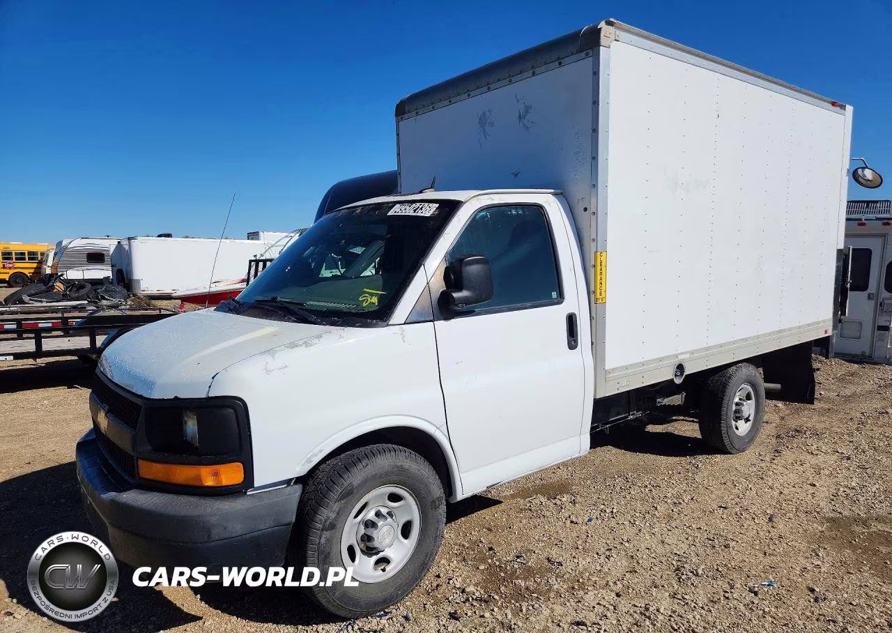 2015 Chevrolet Express Box Truck