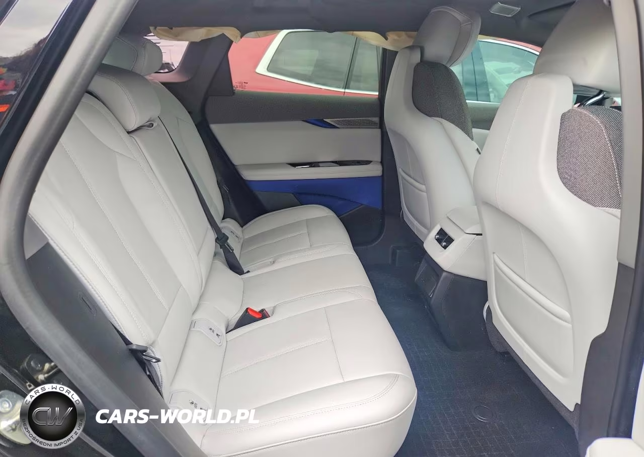 2025 Cadillac Optiq Sport VIN:3GYK3EMR4SS198755 - 11