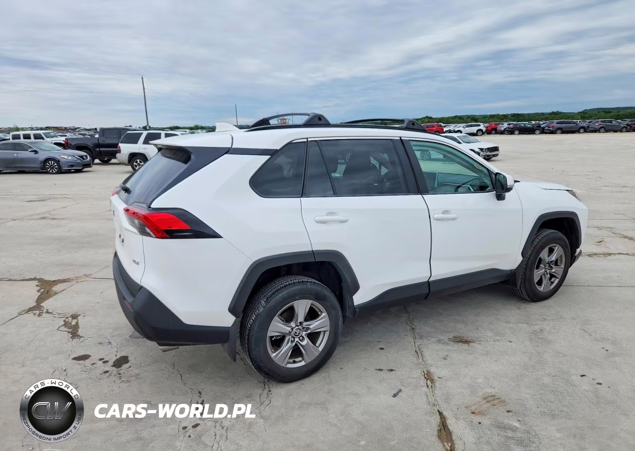 2025 Toyota Rav4 Xle VIN:2T3W1RFV5SC307937 - 3