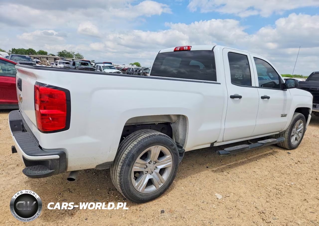 2018 Chevrolet Silverado C1500 Custom VIN:1GCRCPEH9JZ322395 - 3