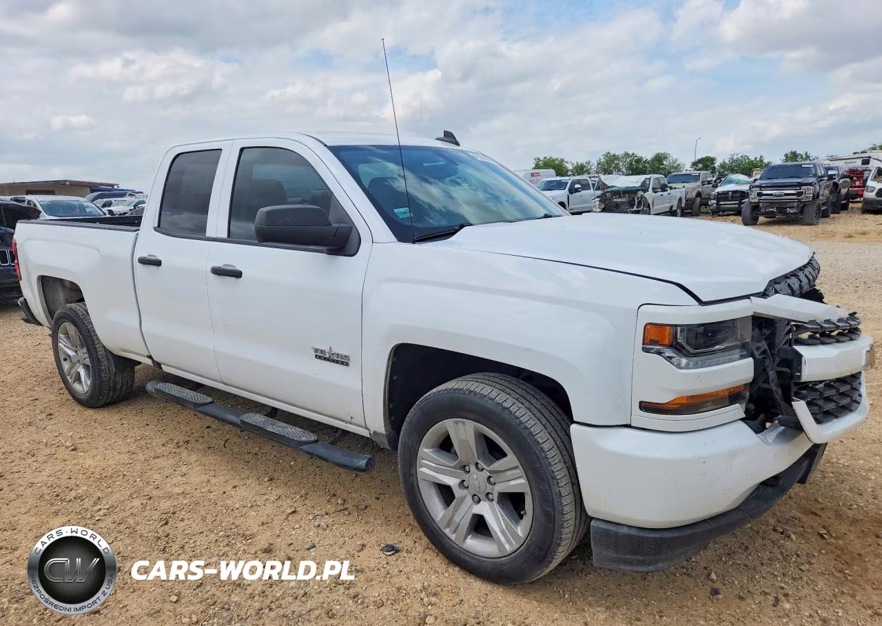 2018 Chevrolet Silverado C1500 Custom VIN:1GCRCPEH9JZ322395 - 4