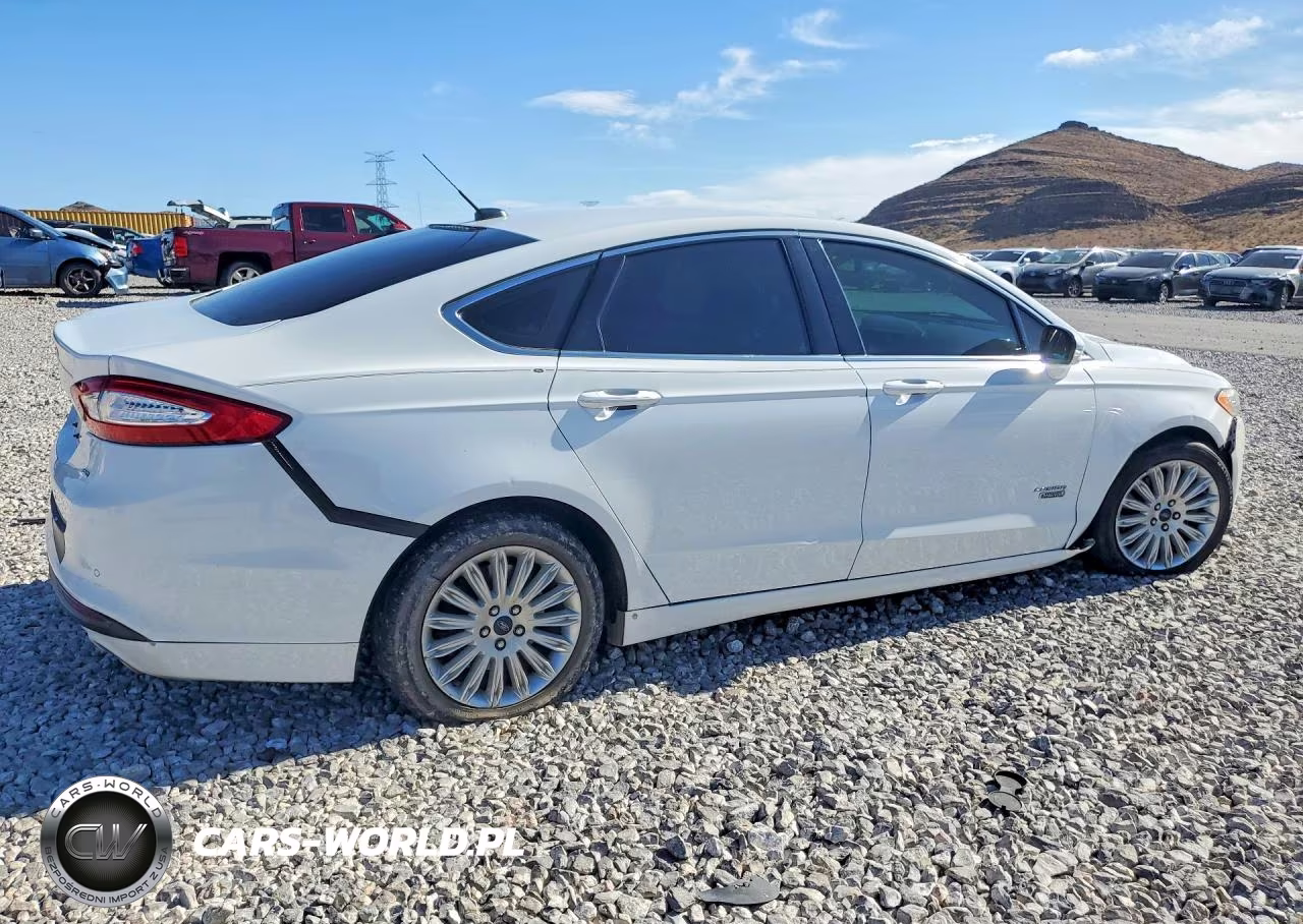 2015 Ford Fusion Se Phev VIN:3FA6P0PU3FR194598 - 3