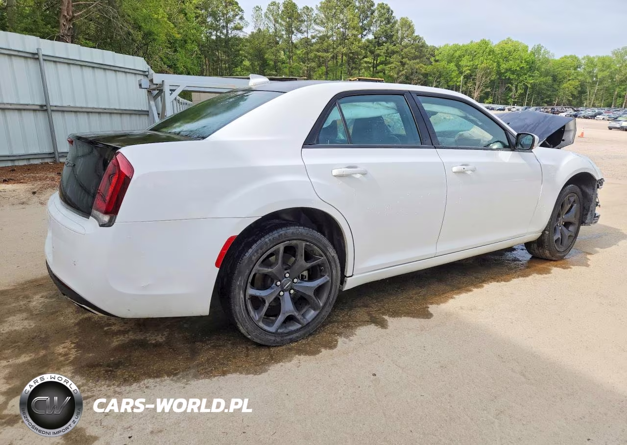 2023 Chrysler 300 S VIN:2C3CCABG2PH537712 - 3