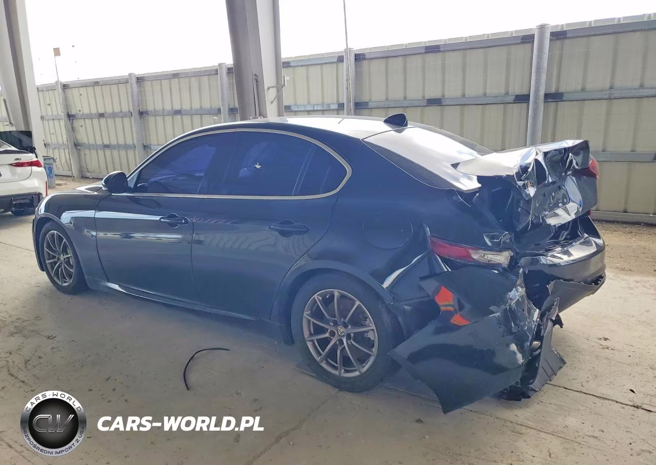 2018 Alfa Romeo Giulia VIN:ZARFAEBN1J7593122 - 2