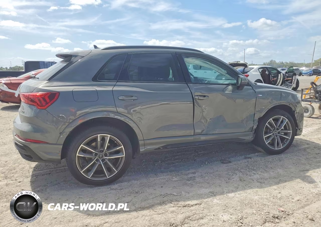 2025 Audi Q3 Premium S Line 45 VIN:WA1DECF36S1019083 - 3