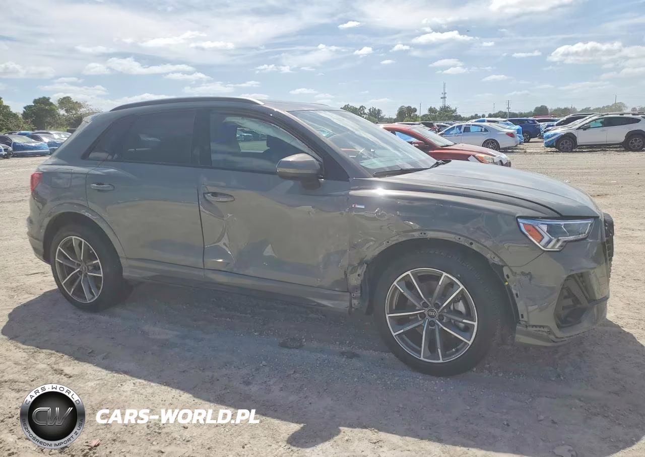 2025 Audi Q3 Premium S Line 45 VIN:WA1DECF36S1019083 - 4