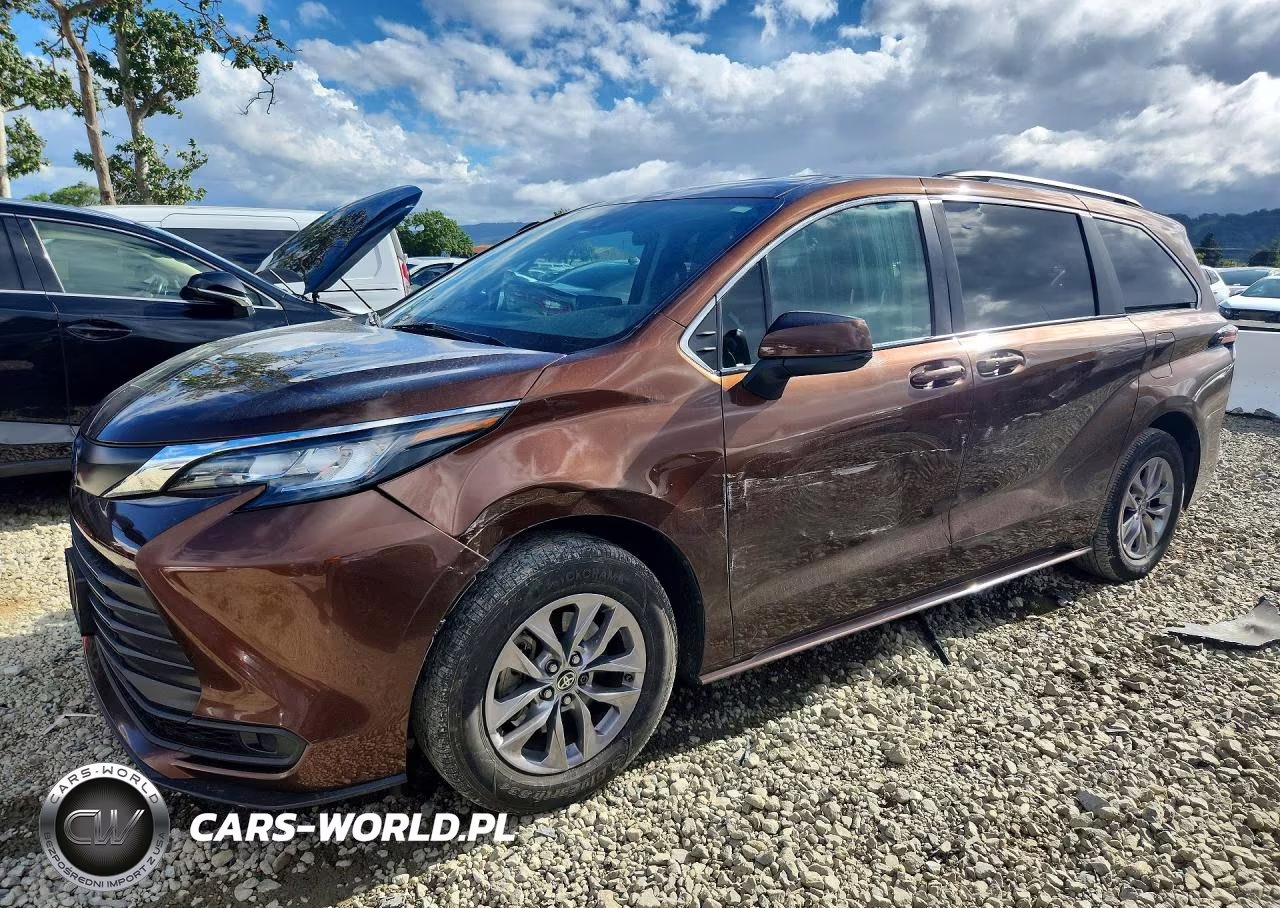 2022 Toyota Sienna Le