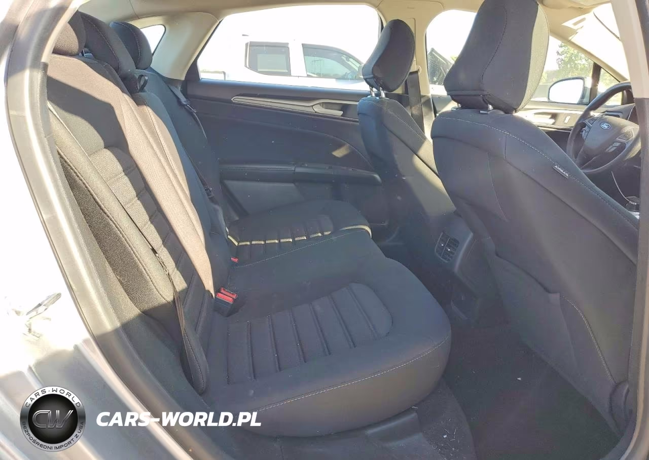 2020 Ford Fusion Se VIN:3FA6P0HD6LR256215 - 10