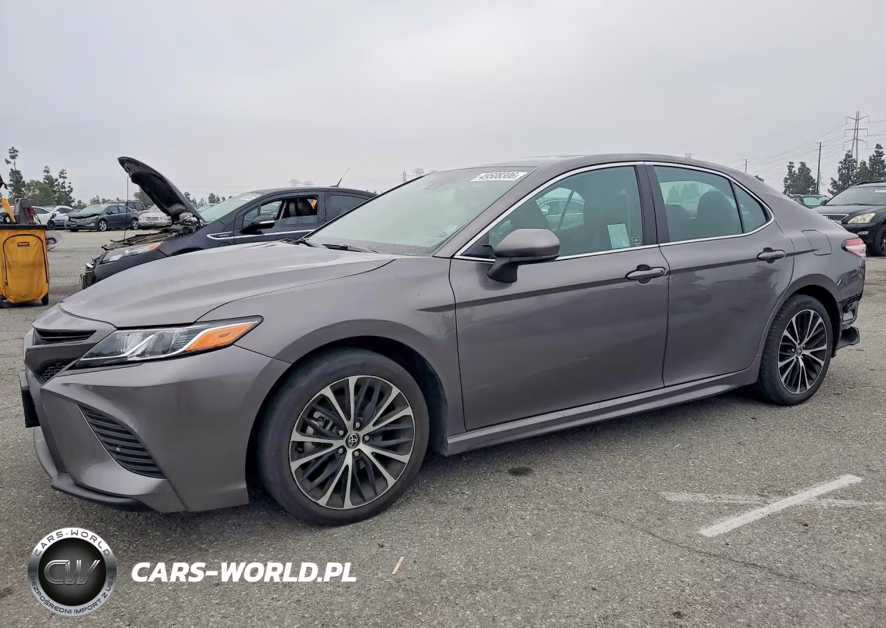 2020 Toyota Camry Se – zdjęcie 1 z 13