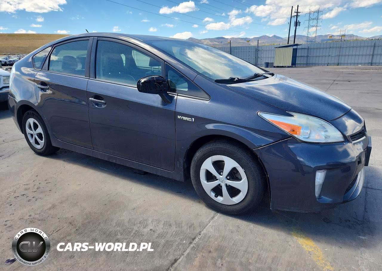 2014 Toyota Prius Four VIN:JTDKN3DU9E1779845 - 4
