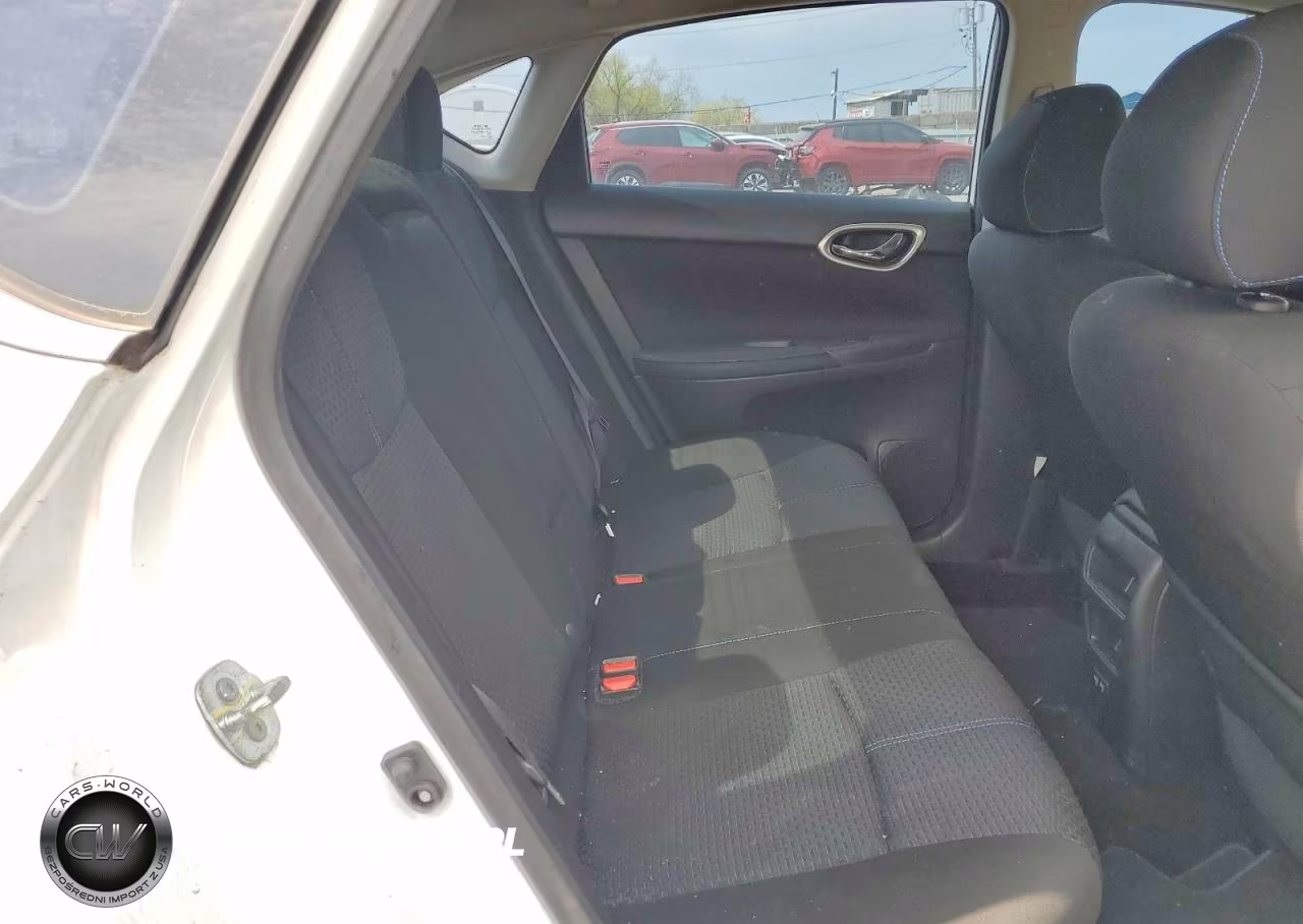 2019 Nissan Sentra S VIN:3N1AB7AP4KY219204 - 10