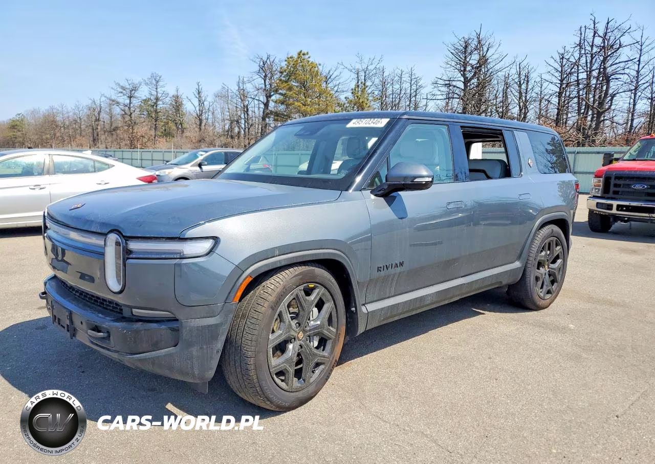 2025 Rivian R1S Adventure