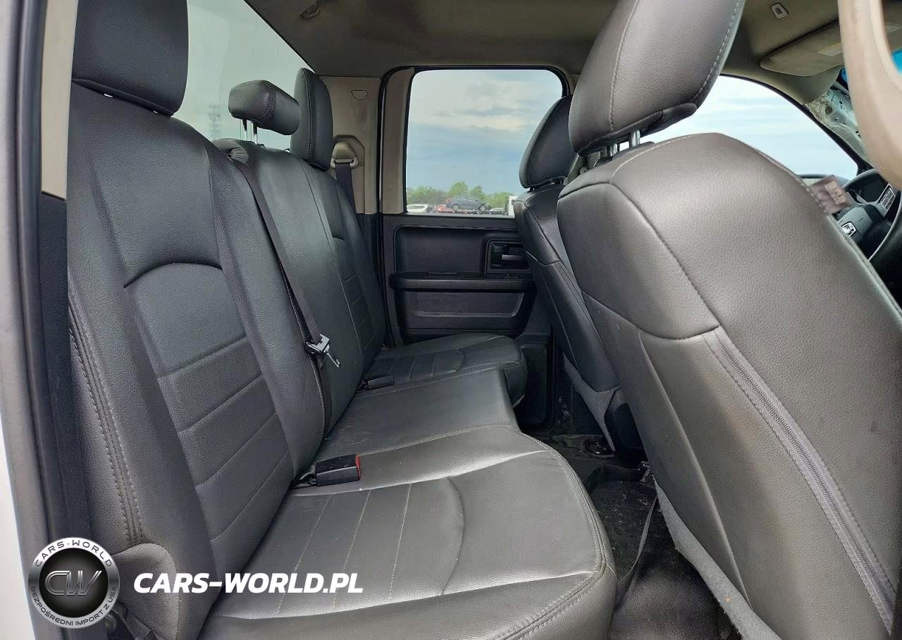 2019 Ram 1500 Classic Tradesman VIN:1C6RR6FG2KS603714 - 10